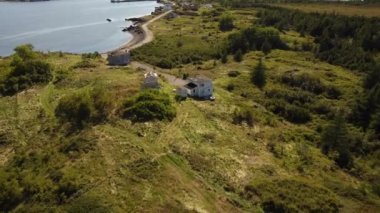 Bonavista Yarımadası 'ndaki Summerville Newfoundland' ın havacılık çiftliği ve küçük balıkçı kasabası..