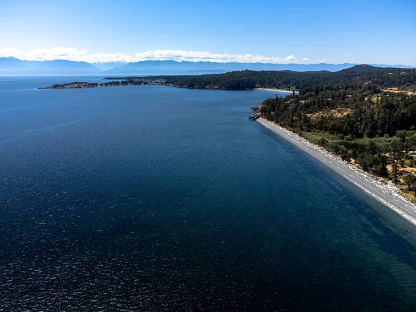 Havacılık Vancouver Adası 'nda çekilen Juan De Fuca ve William Head Institution' ın Taylor Beach Metchosin yakınlarındaki boğazına bakan fotoğraf..