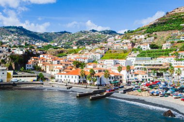 Liman ve köy Camara de Lobos, Madeira