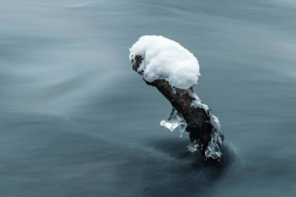 Eis Auf Zweigen Wasser — Stockfoto
