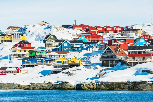 Barevné Budovy Zimní Krajině Grónsko — Stock fotografie