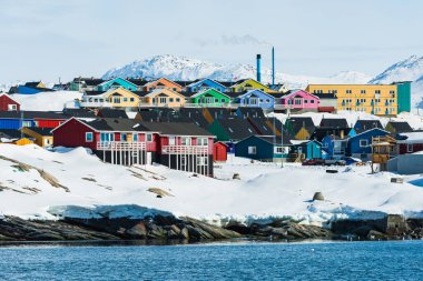 Ilulissat batı Grönland 'da bir kıyı kasabasıdır. Ilulissat Icefjord 'u ve büyük buzdağlarıyla bilinir..