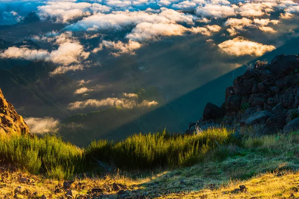 Paisaje Montañoso Madeira Sobre Nubes — Foto de Stock