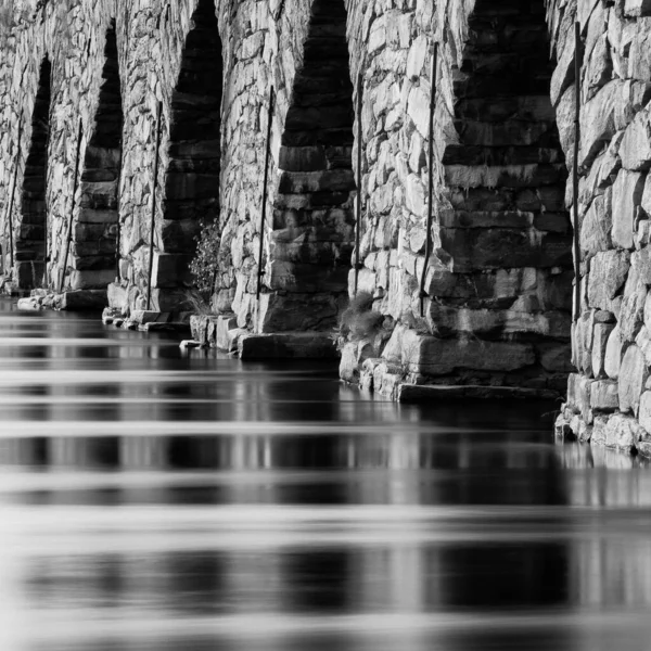 Primer Plano Los Arcos Agua Corriente Puente Piedra Karlstad Varmland — Foto de Stock