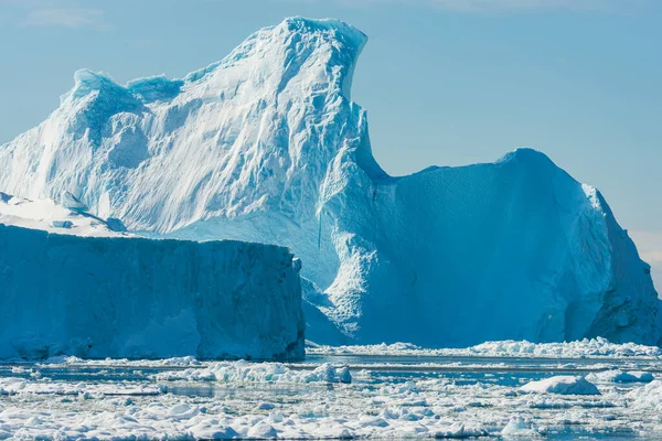 Ilulissat峡湾 Ilulissat Fjord 是格陵兰岛西海岸迪斯科湾的一座峡湾 Ilulissat Fjord于2004年被列入教科文组织世界遗产名录 免版税图库图片