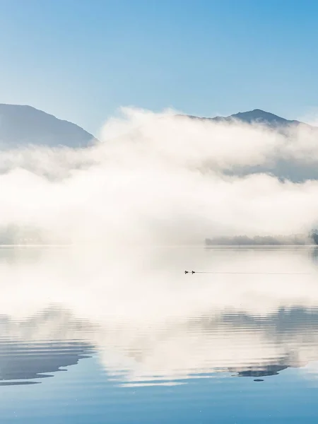 Sebuah Pemandangan Pagi Yang Tenang Dan Tenang Norwegia Dari Danau — Stok Foto