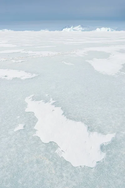 Donmuş Denizdeki Buz Oluşumları — Stok fotoğraf