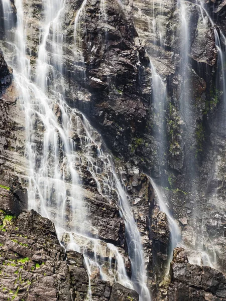 Přírodní Krása Norsku Kaskádové Vodopády Skalnatý Terén Klidné Prostředí Žádní — Stock fotografie