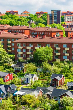 Göteborg, İsveç 'te yerleşim binaları ve şehir manzaralı kentsel mahalle..