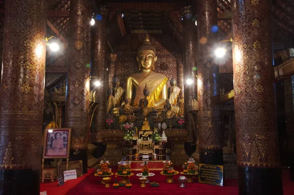 Phrachao Thongsuk Hlavní Buddha Obraz Meditační Držení Těla Uvnitř Kostela — Stock fotografie