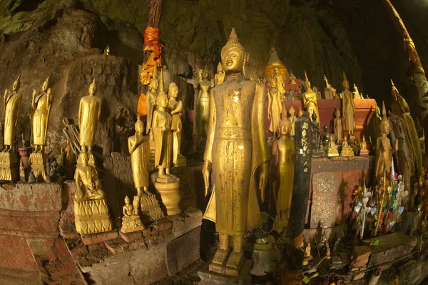 Jaskinia Pak Lub Ting Cave Dawna Jest Ważna Dla Laosu — Zdjęcie stockowe