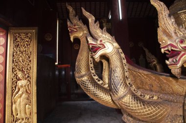 Wat Xieng Tangası Kralı için Savaş Arabaları Salonu 'ndaki ya da Cenaze Mavnası' ndaki Naga 'da 1500' lerdeki oluşumundan bu yana olağanüstü durumda olan tapınağı korumak için bir dizi restorasyon gerçekleşti..