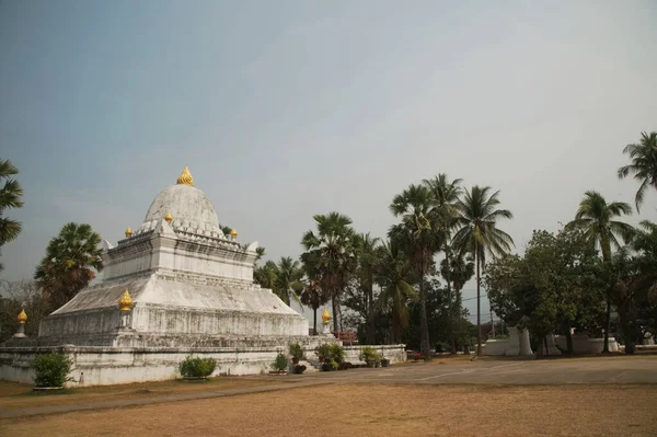 Lotus Stupa也被称为 Pathum 是Wat Wisounrat独特的特色之一是西瓜Stupa 被称为 Makmo 这是一个通知 该寺始建于1512年 位于老挝卢安普拉邦 — 图库照片