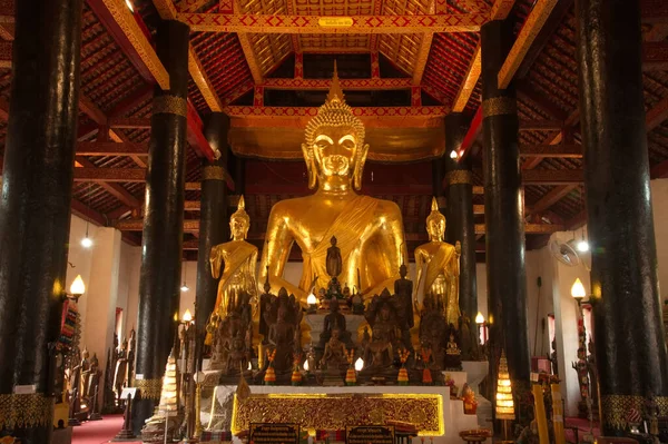 Luang Phor Tor Main Golden Buddha Church Wat Visounarath Largest — Stock Photo, Image
