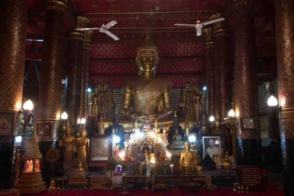 Principal Dourado Sentado Buda Nome Phra Uma Igreja Xim Wat — Fotografia de Stock