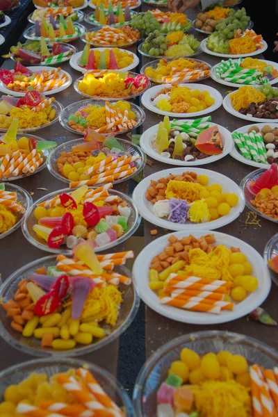 Uma Variedade Alimentos Como Frutas Locais Legumes Saladas Ovos Sobremesas Fotografias De Stock Royalty-Free