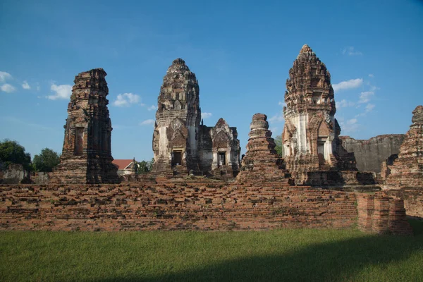Wat Nakhon Kosa 국가적으로 유적지의 등록을 이곳에는 드바라바티 시대의 커다란 — 스톡 사진