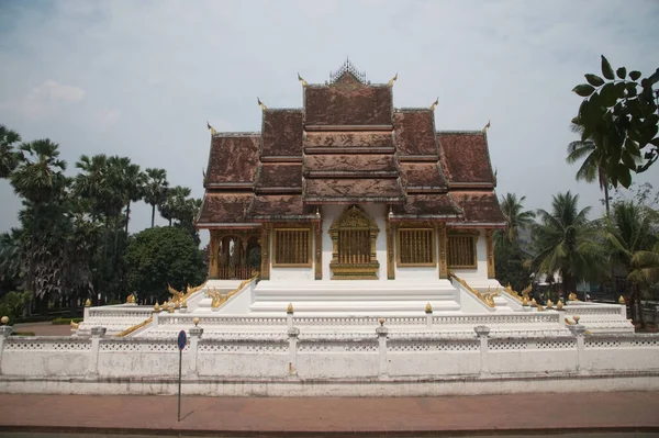 Haw Phra Bang是Phra Bang佛婆罗文或Phra Bang的圣地 它是兰香王国的一个重要佛像 位于老挝北部卢安普拉邦市博物馆内 — 图库照片
