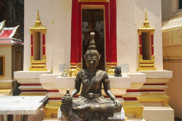 Een Stenen Zwart Standbeeld Van Kluizenaar Versierd Bij Wat Pha — Stockfoto