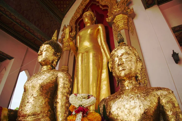 Phra Ruang Rojanarit Kilka Stojących Obrazów Buddy Złoto Wat Phra — Zdjęcie stockowe