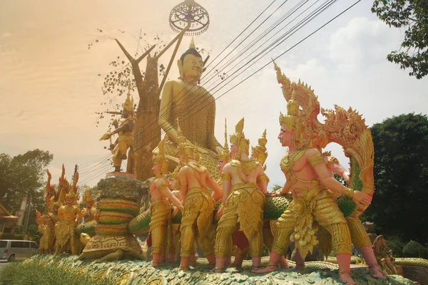 Gran Buda Recibiendo Ofrendas Elefante Mono Parileyyaka Guardián Arrastrando Una —  Fotos de Stock