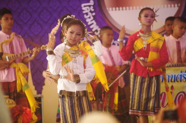 Bangkok Thailand April 2014 Een Niet Geïdentificeerde Van Mooie Dansers — Stockfoto