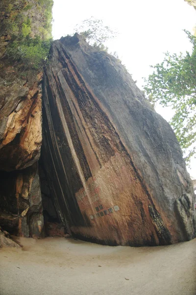Khao Phing Kan Een Kleine Kalksteenberg Het Aantal Twee Kinderen — Stockfoto