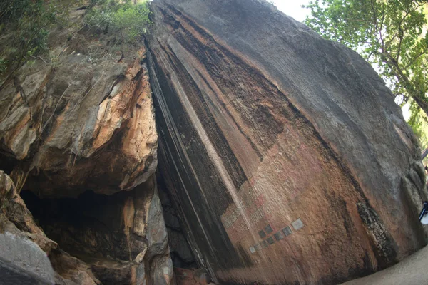 Khao Phing Kan Een Kleine Kalksteenberg Het Aantal Twee Kinderen — Stockfoto