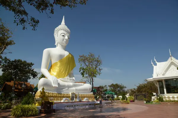 Pha Phrom Phumi Пало Большой Белый Открытый Будда Изображения Сидячем — стоковое фото
