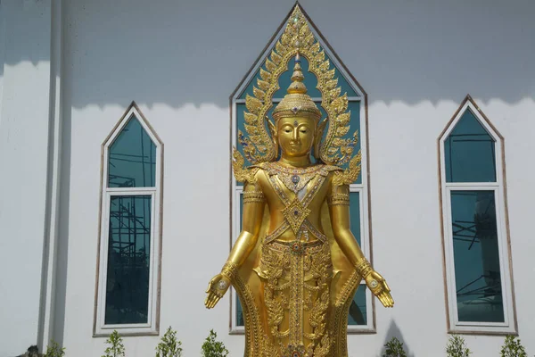 Buddha All Aperto Dorato Nella Posizione Eretta Bella Sancito Fronte — Foto Stock