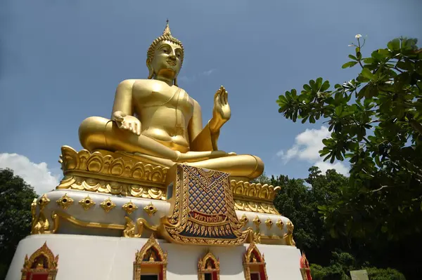 Luang Pho Wat Pha Thang Buddha Image Enshrined Outdoors Prathanphon — Stock Photo, Image