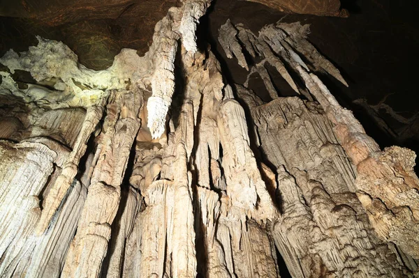 Stalagmites Stalactites Beautiful Phu Wai Cave Located Uthai Thani Province — Stock Photo, Image