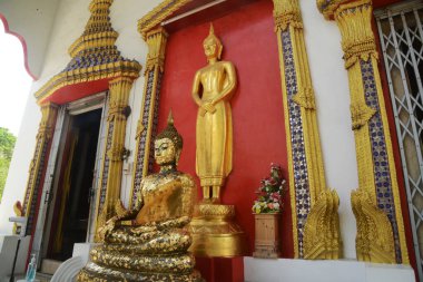 Eski Buda cephesi Bang Nom Kho Tapınağı ülkenin her yerinde insanlar tarafından saygı görür. Tayland 'ın Ayutthaya eski başkentinde yer almaktadır..