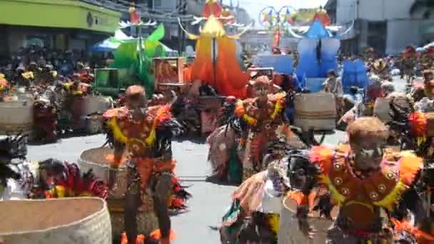 Iloilo Filipiny Styczeń 2020 Uczestnicy Dinagyang Festival Dinagyang Festiwal Religijny — Wideo stockowe