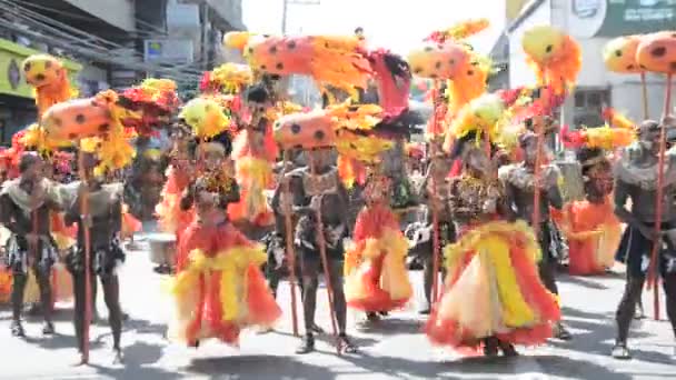 Iloilo フィリピン2020年1月26日 参加者ディナギャングフェスティバル サントニオに敬意を表して開催される宗教 文化祭は このフェスティバルはグローバルフェスティバルと考えられており フィリピンでは フェスティバルの女王 と呼ばれています ストック動画