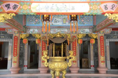 Dhammaktanyu Vakfı Tapınağı ya da Dhammaktanyu Tapınağı ya da Xianlu Dai Tiang Kong. Bu mimari antik Çin sanat ve kültürüyle dolu. Taş oymalar da dahil, çok titizler. Tayland 'ın Samut Prakan ilinde yer almaktadır..