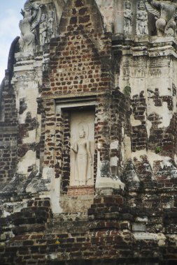 Wat Ratchaburana harabelerindeki Ana Pagoda 'daki Antik Buda' nın dış cephesi Tayland 'daki Ayutthaya Tarih Parkındaki Unesco Dünya Mirası Alanı olarak kabul edilir..