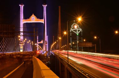 BANGKOK, THAILAND - 14 HAZİRAN 2025: Thotsamarachan Köprüsü 'nün (Rama IX Köprüsü) Chao Tayland 'ın Bangkok başkentinin güzelliği.