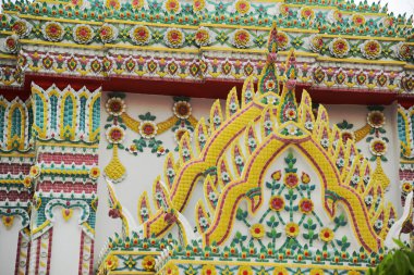 Önemli bir tapınak olan Wat Pho 'daki pagoda' nın zarif ve detaylı fayans desenleri büyük ve birçok Budist ve turist tarafından ziyaret edilir. Tayland 'ın Bangkok şehrinde..