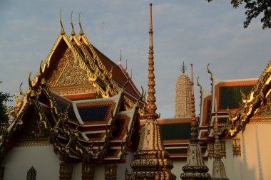 Wat Phra Chetuphon veya Wat Pho 'da pagoda ile klasik Tayland mimarisinin sahne zamanı. En büyük ve en eski tapınaklardan biridir ve Taylandlı ve yabancı turistler arasında popülerdir..