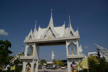 Phra Phutthaphon Sri Asvamuni 'nin Wat Nong Jab Tao' da kutsanmış Buda heykelinin girişi güzel bir beyaz papaz salonu olan bir tapınaktır. Çevresindeki güzel Naga heykelleri ile göze çarpıyor..