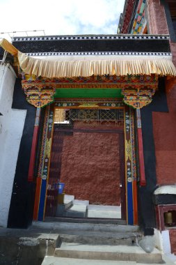 Thiksey Manastırı ya da Thiksey Gompa. Hindistan 'ın Leh Ladakh kentindeki en önemli ve en eski manastırlardan biridir..