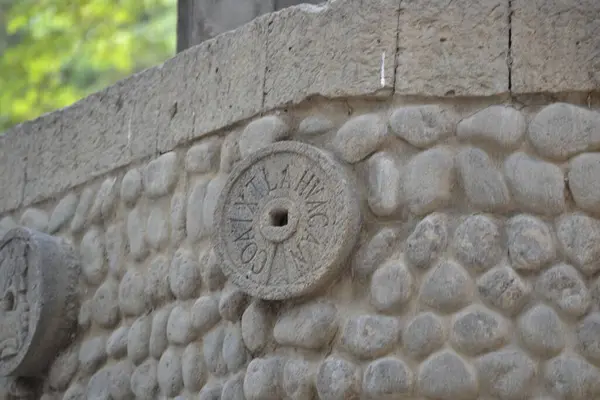 Meksika, Coaixtlahuacan, Valle de las Culebras, bir duvara taş oyma