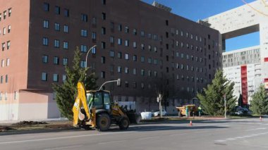 Madrid, İspanya, 31 / 01 / 2025, Madrid, İspanya, 01 31 31 2025, Parks ve Gardens Wor İnşaat işçileri İspanya 'nın Madrid bölgesinde bir park inşa ediyorlar.