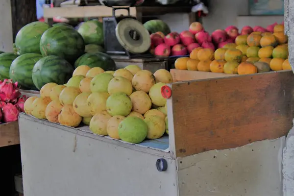 Various Kinds Fruit Fruit Seller Side Road — Stock Photo, Image