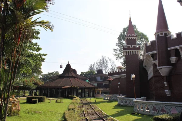 Jakarta Indonézia Április 2023 Emlékmű Taman Mini Indonézia Indah Istana — Stock Fotó