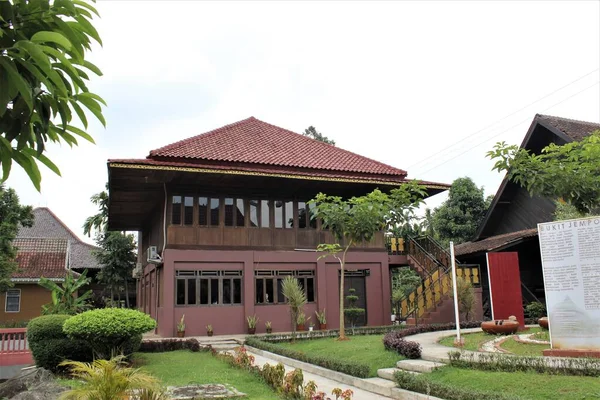 Jakarta Indonesie April 2023 Monument Taman Mini Indah Anjungan Sumatera — Stockfoto