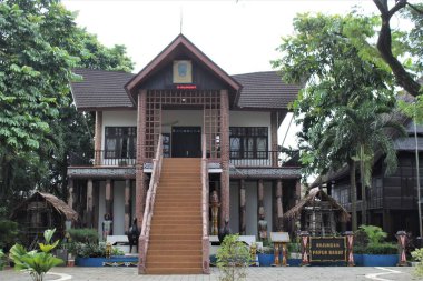 jakarta, Endonezya-23 Nisan 2023 Anıt Taman Mini Endonezya İndah Anjungan Papua barat