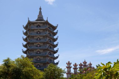 Son Tra Dağı 'nın tepesindeki Linh Ung Pagoda Kalıntıları Kulesi..