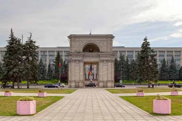 Кишинев Молдова Июня 2018 Года Триумфальная Арка Памятник Расположенный Центре — стоковое фото